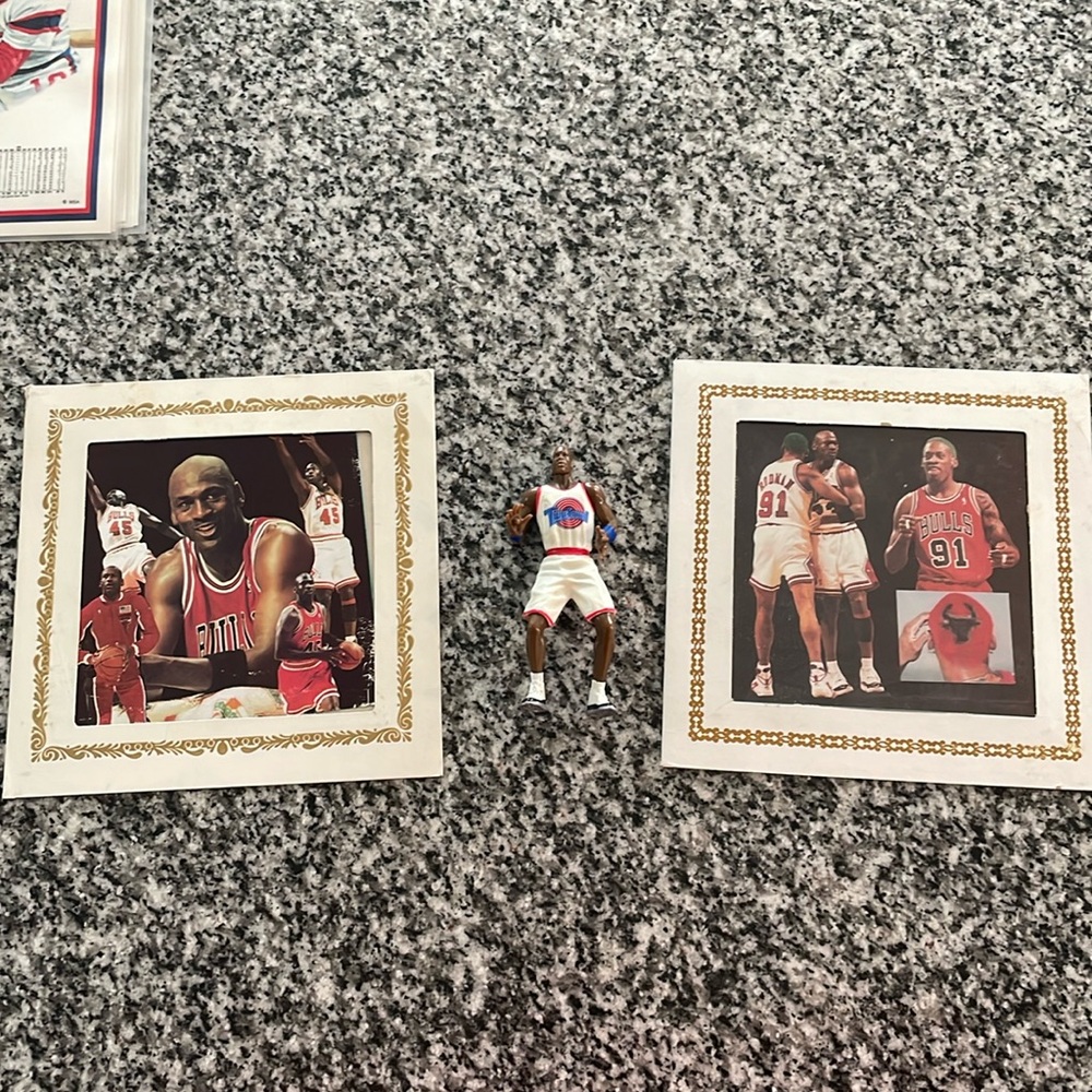 Michael Jordan space jam action figure with Dennis Rodman and MJ placard
